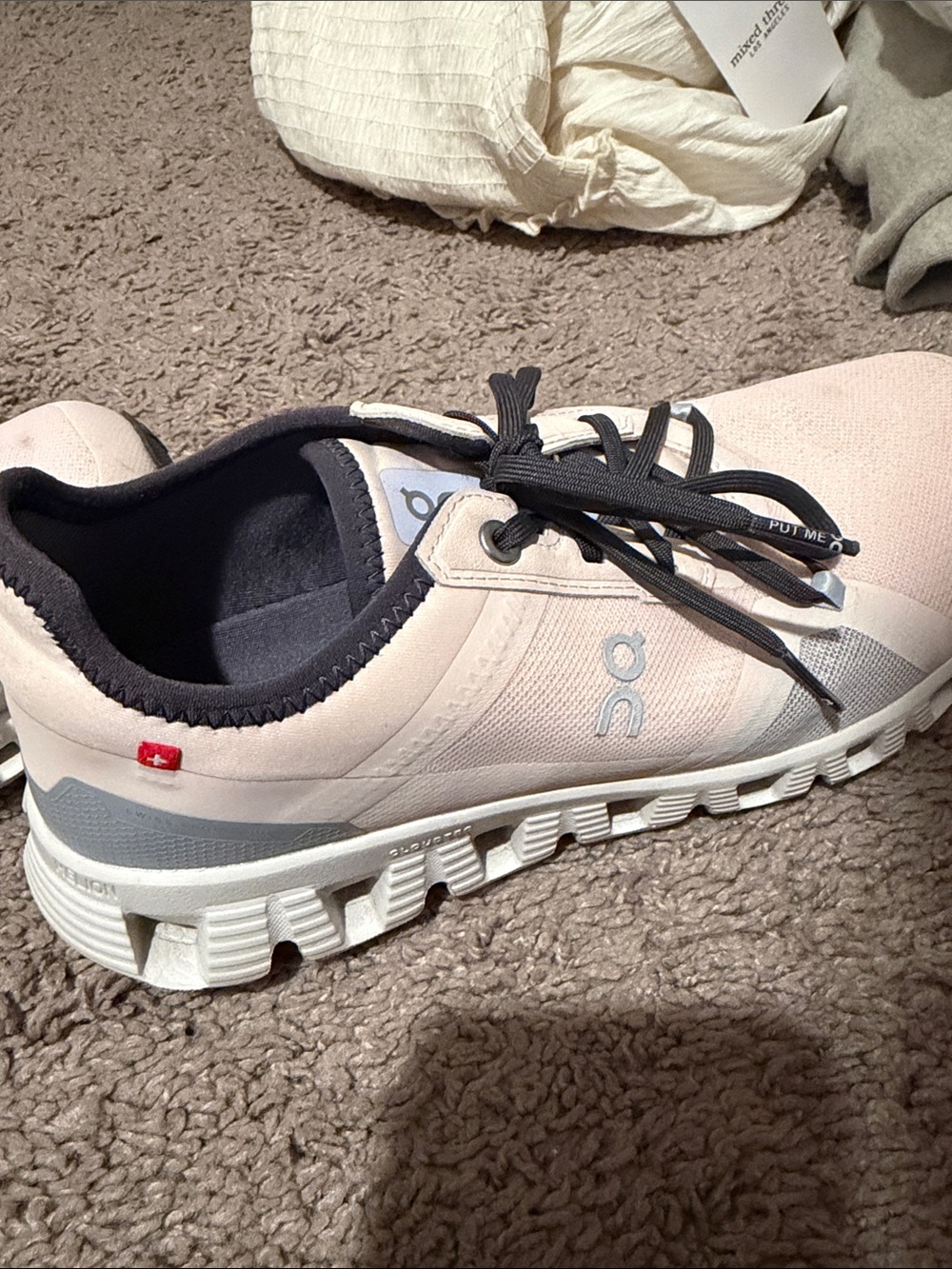 On Cloud Women's Pink and Gray Athletic Running Shoes - Picture 2 of 4